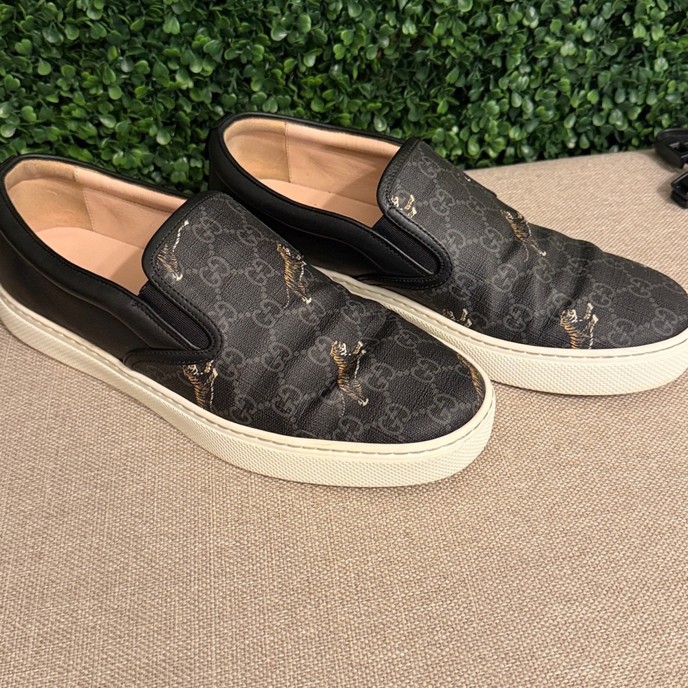 Gucci Black and grey tiger Slip-On Shoes size-8